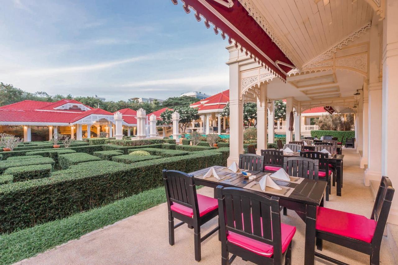 Wora Bura Hua Hin Resort&Spa - SHA Extra Plus Esterno foto The Royal Barai