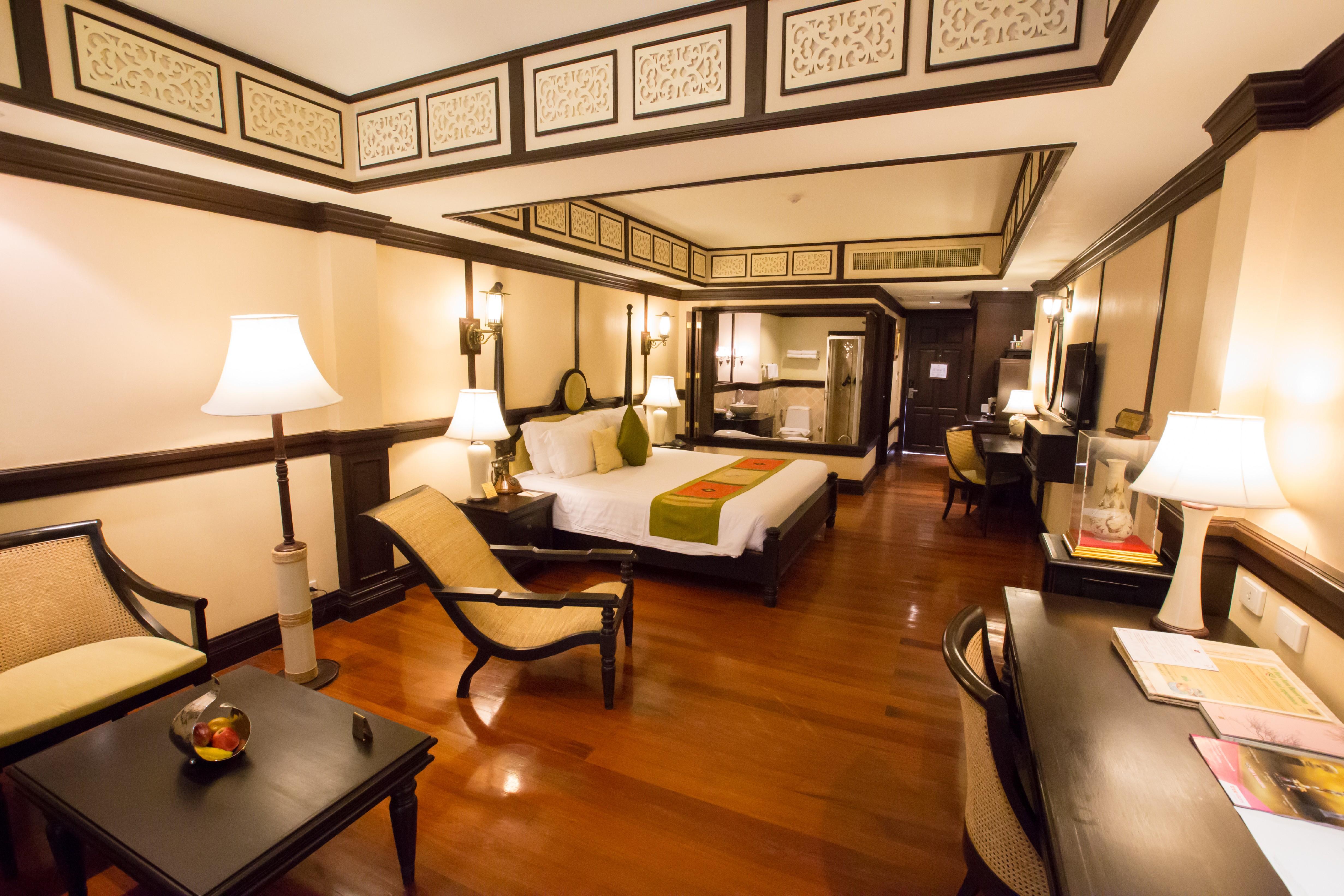 Wora Bura Hua Hin Resort&Spa - SHA Extra Plus Esterno foto A suite at the Royal Thai Suite
