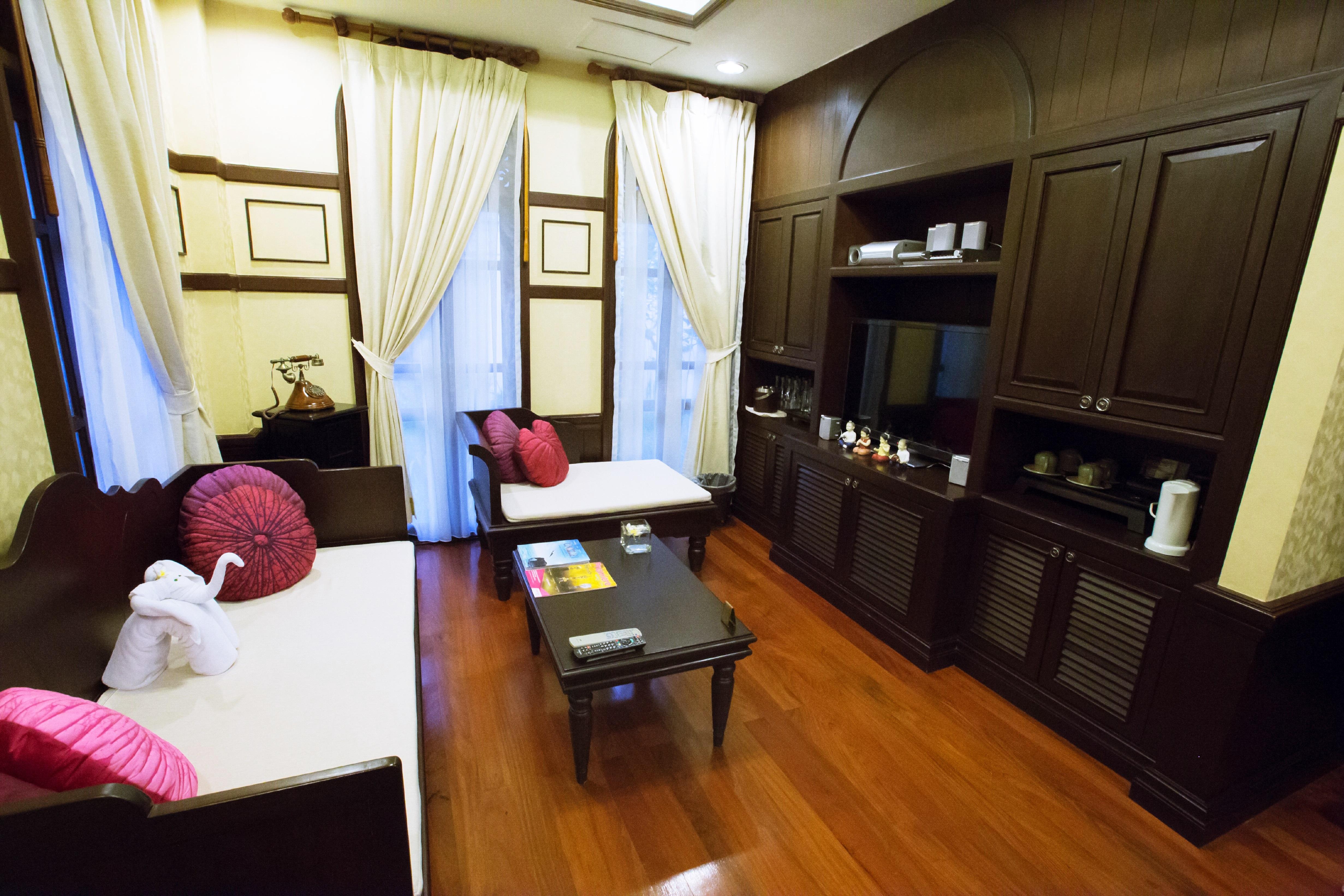 Wora Bura Hua Hin Resort&Spa - SHA Extra Plus Esterno foto A room at the hotel