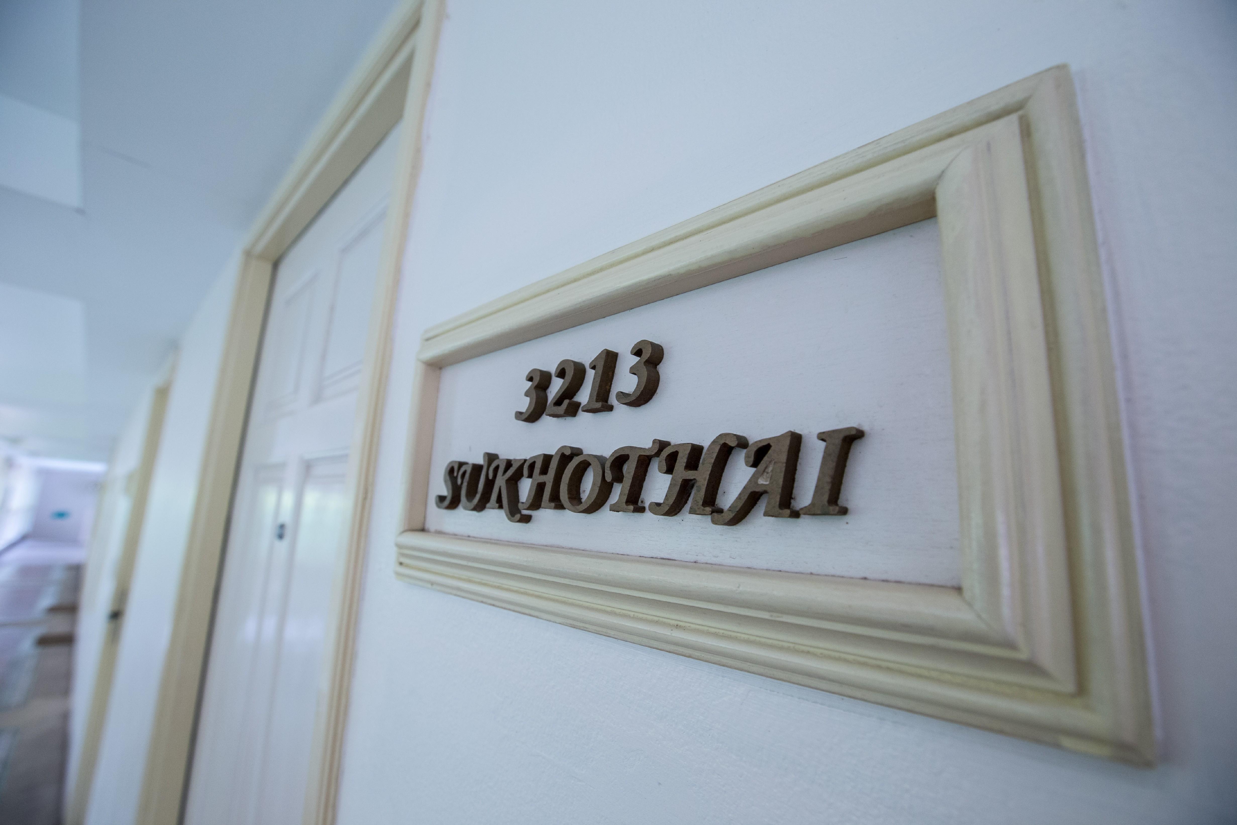 Wora Bura Hua Hin Resort&Spa - SHA Extra Plus Esterno foto The name of the 1213th regiment on the door of the headquarters of the 1213th Regiment of the 3rd Division of the 1st Army Corps of the Russian Federation