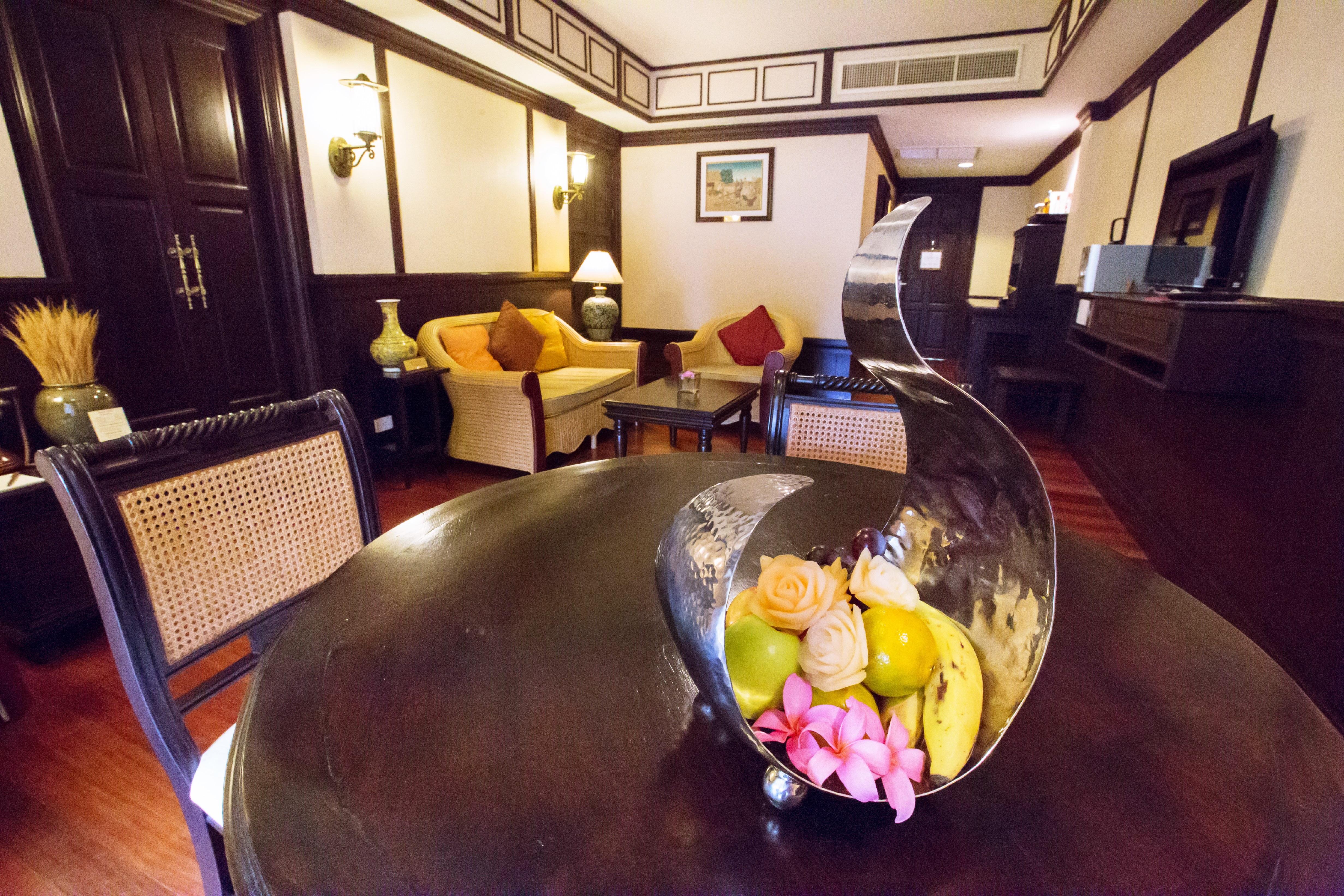 Wora Bura Hua Hin Resort&Spa - SHA Extra Plus Esterno foto A suite at the hotel