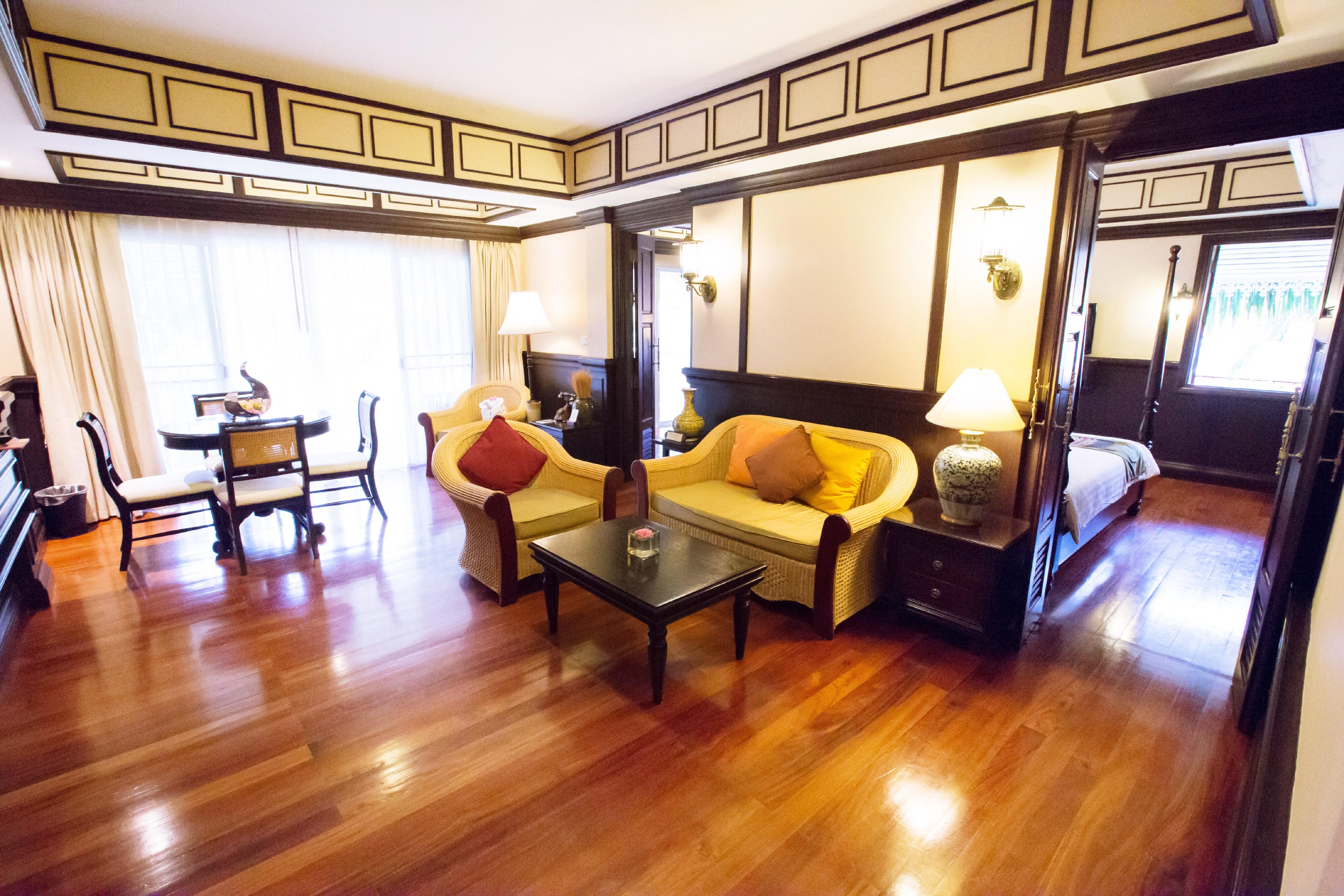 Wora Bura Hua Hin Resort&Spa - SHA Extra Plus Esterno foto A suite at the Royal Thai Suite