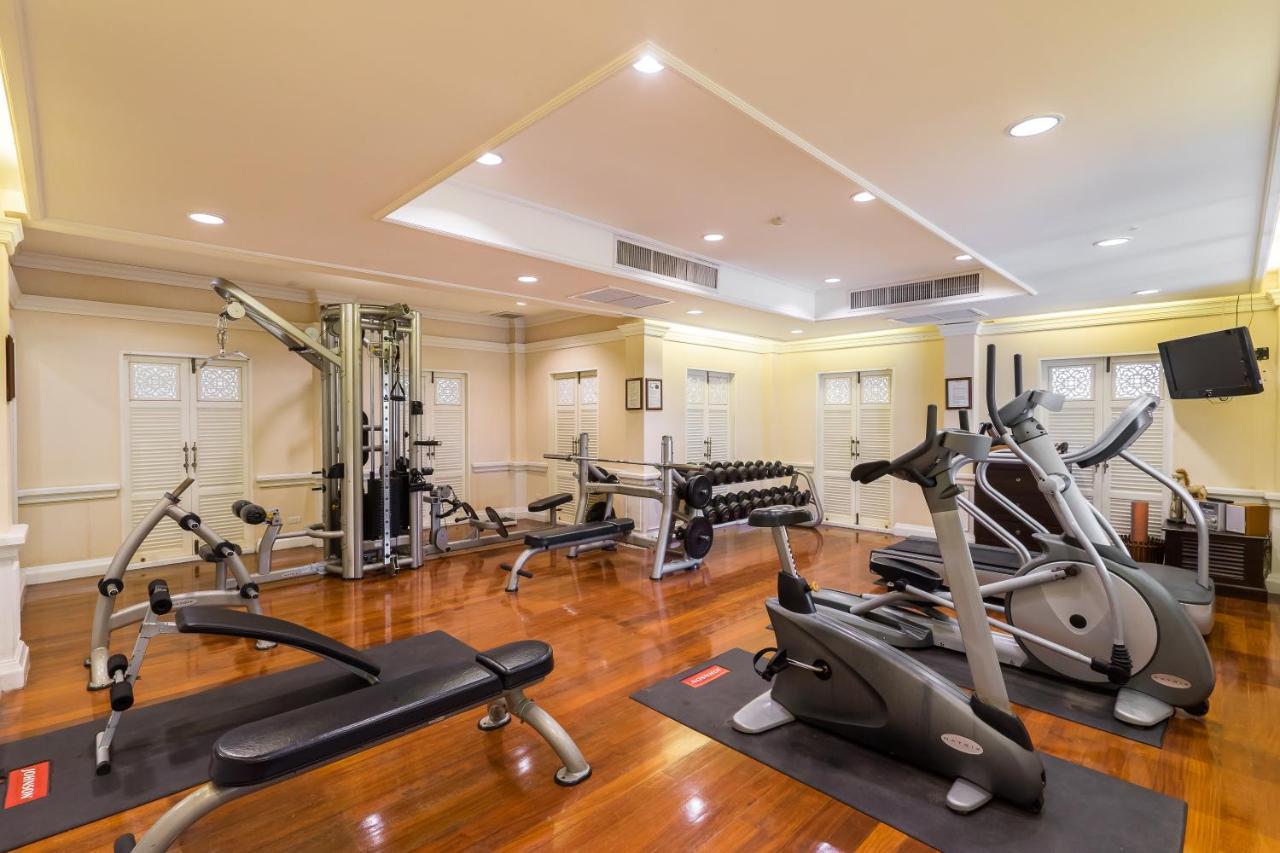 Wora Bura Hua Hin Resort&Spa - SHA Extra Plus Esterno foto The gym at the hotel